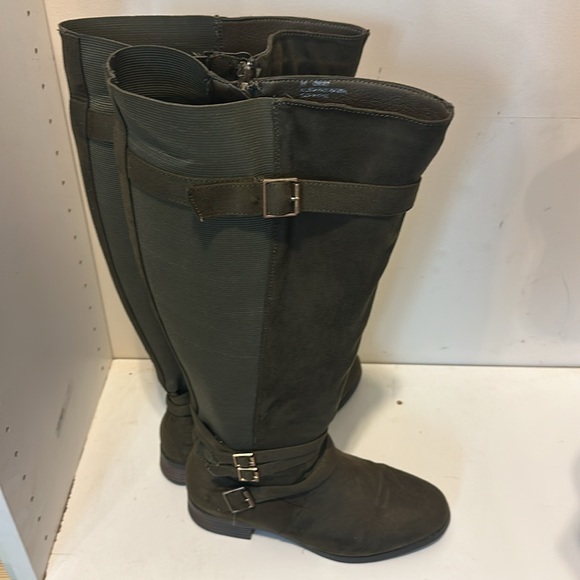 Olive green wide with white cap size 8 boot - Picture 4 of 4